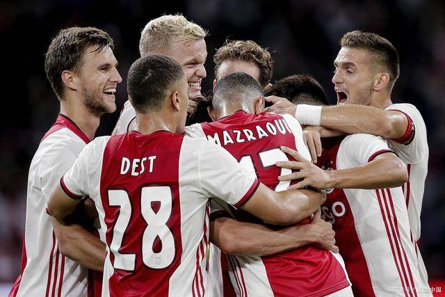 库里27分哈特三双 勇士负尼克斯跌回西部第十